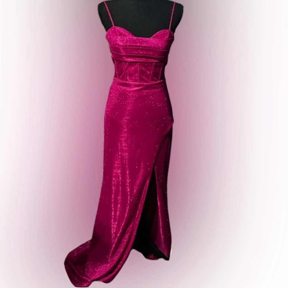 Elegant Magenta Evening Gown size 9/10